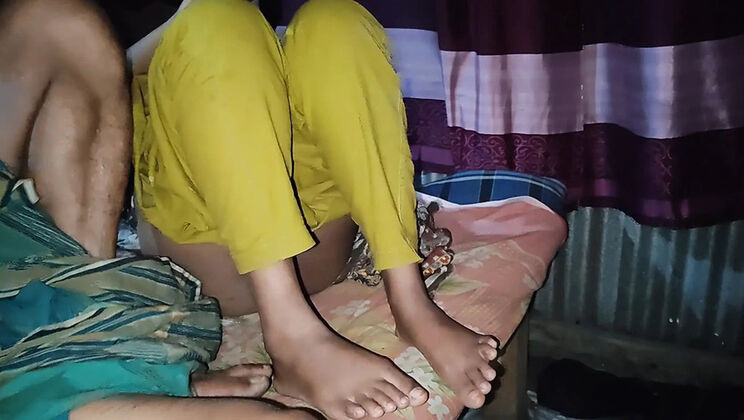 Bangladeshi Girl Rozi Fucks Boyfriend Hard - Don't Stop Anal & Blowjob Cumshot