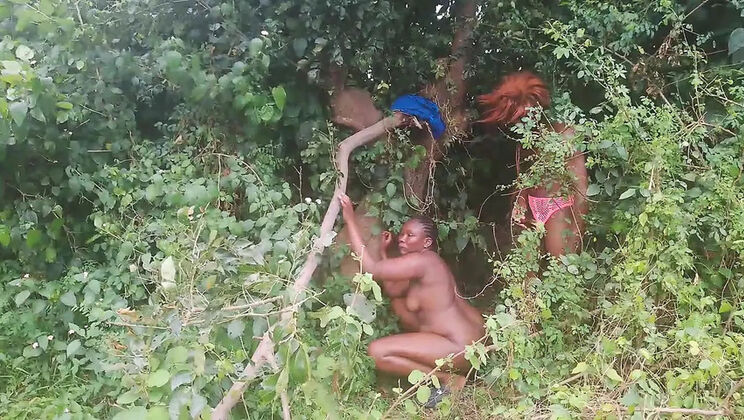 Creamyshuga Fucks in Bush with Big Ass BBW MILF Outdoor Doggy Style