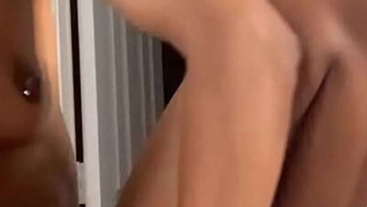 Pinkyafterdark First Time Squirting Live - Huge Toy Makes Brown Pussy Gush Liquid