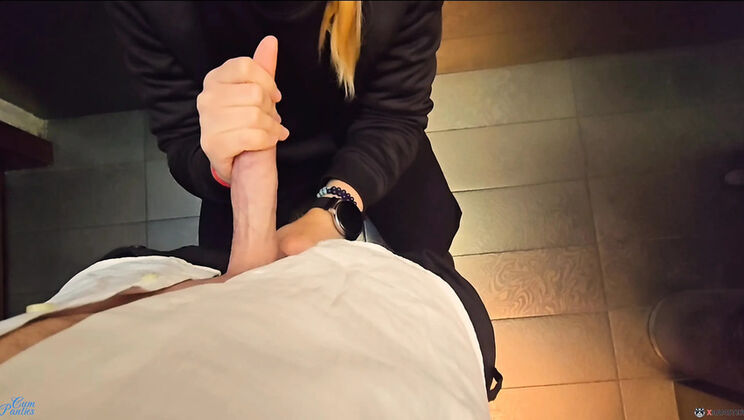 Creampie POV: Tight Pussy Grips Cock in Public Amateur MILF Sex