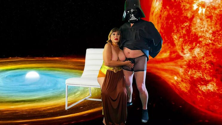 Granny Princess Leia Homemade: Amateur BBW Gets Missionary Creampie in 4K