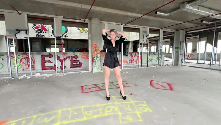 DINA LIGHT Shaves Her Bush Bald in Abandoned Building - Amateur Public Nude Solo