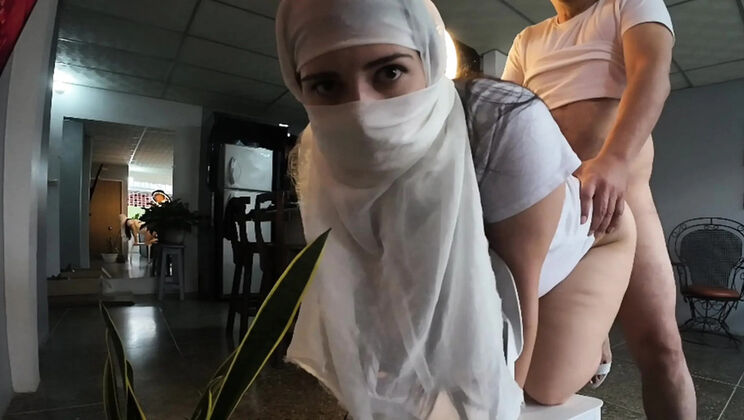 Muslim Hijab Girl Takes Hard Doggy Fucking & Anal Creampie - Homemade Desi Bhabhi