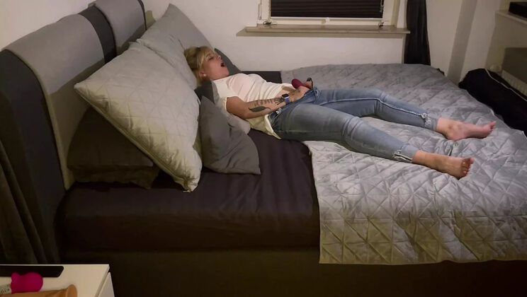 Blonde Solo Masturbation Moaning & Clit Rubbing to Intense Multiple Orgasms in Jeans