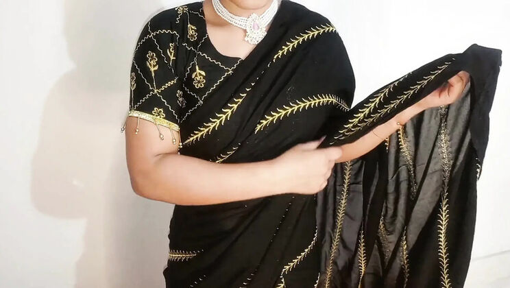 Desi Bhabhi in Saree Fucks Devar Hard - Big Tits Teen Riya Moni