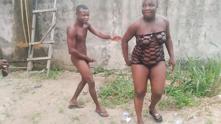 Nigerian MILF with Massive Ass Enjoys Doggie Style Shisha Sex