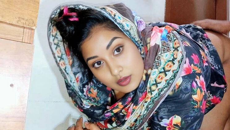 Bangladeshi Girl Fucked At Her House - Desi Bhabhi Big Ass Creampie