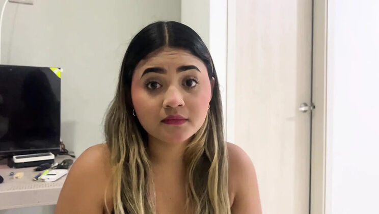 Horny stepsister fucks stepbrother for revenge, sends pics to boyfriend