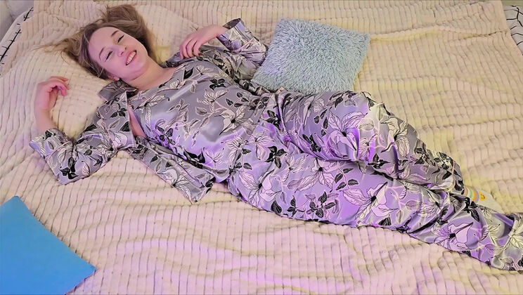 Alice Klay Real Homemade Orgasmic Jerk Off