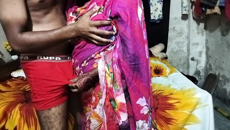 Sexy Bangladeshi Bhabhi Eats Pussy with Dirty Talk
