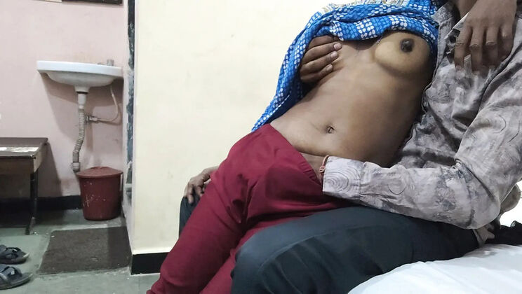 Riding My Bhabhi on My Lap - Tight Indian Pussy Fuck