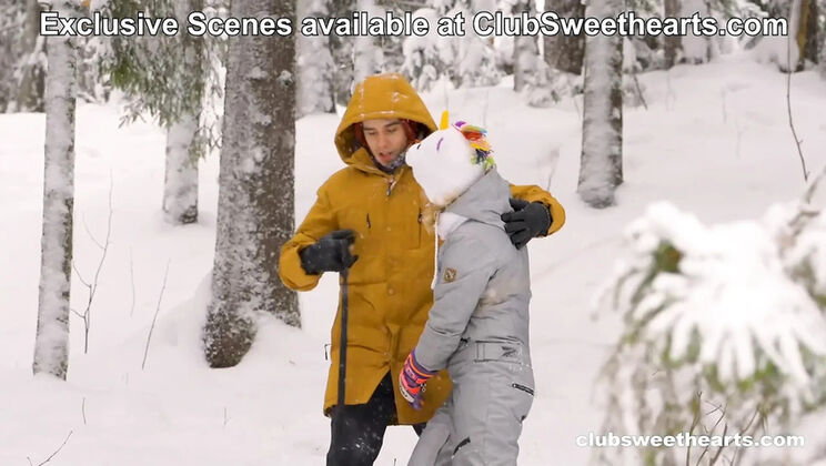 Christafeer Robien Fucks Iris Murai's Tight Teen Pussy in the Snow