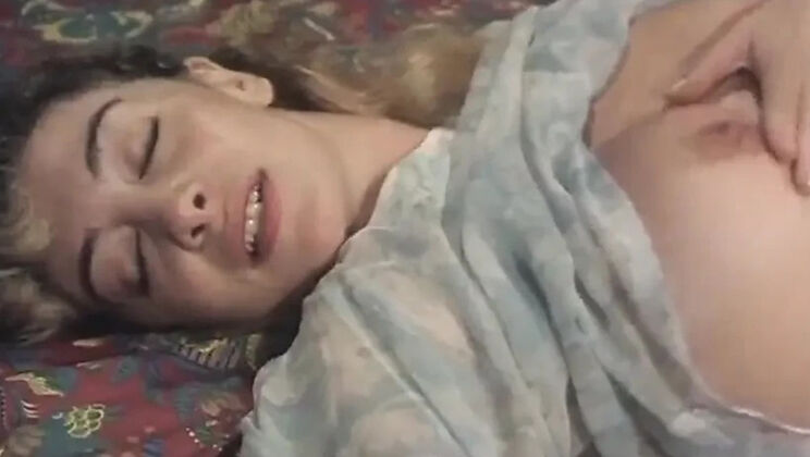 Skinny blonde hairy slut gets eaten out in a retro classic with Rocco Siffredi