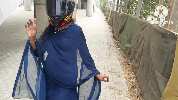 Outdoor Dhaka Bhabhi’s Cheating Dance – Husband Gets Fooled Hidden in Village