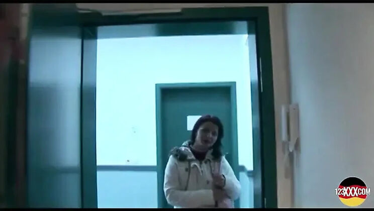Naughty Teen Fucked Good After Apartment Tour