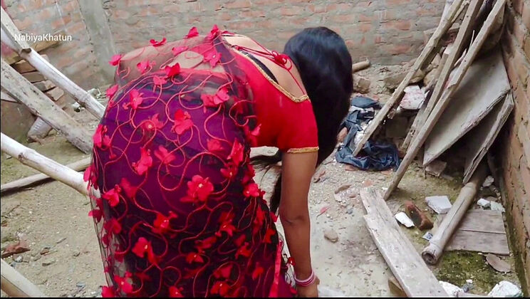 Wow! Looking Good Bhabhi - Indian Bhabhi Outdoor Sex