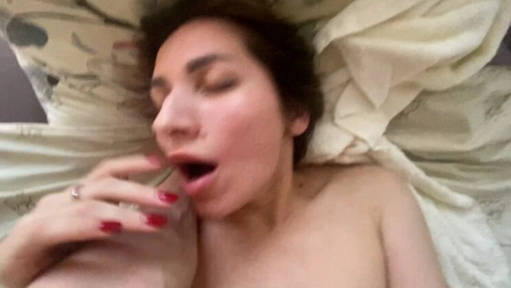 Morning Sex with Young Stepmom - Amateur POV